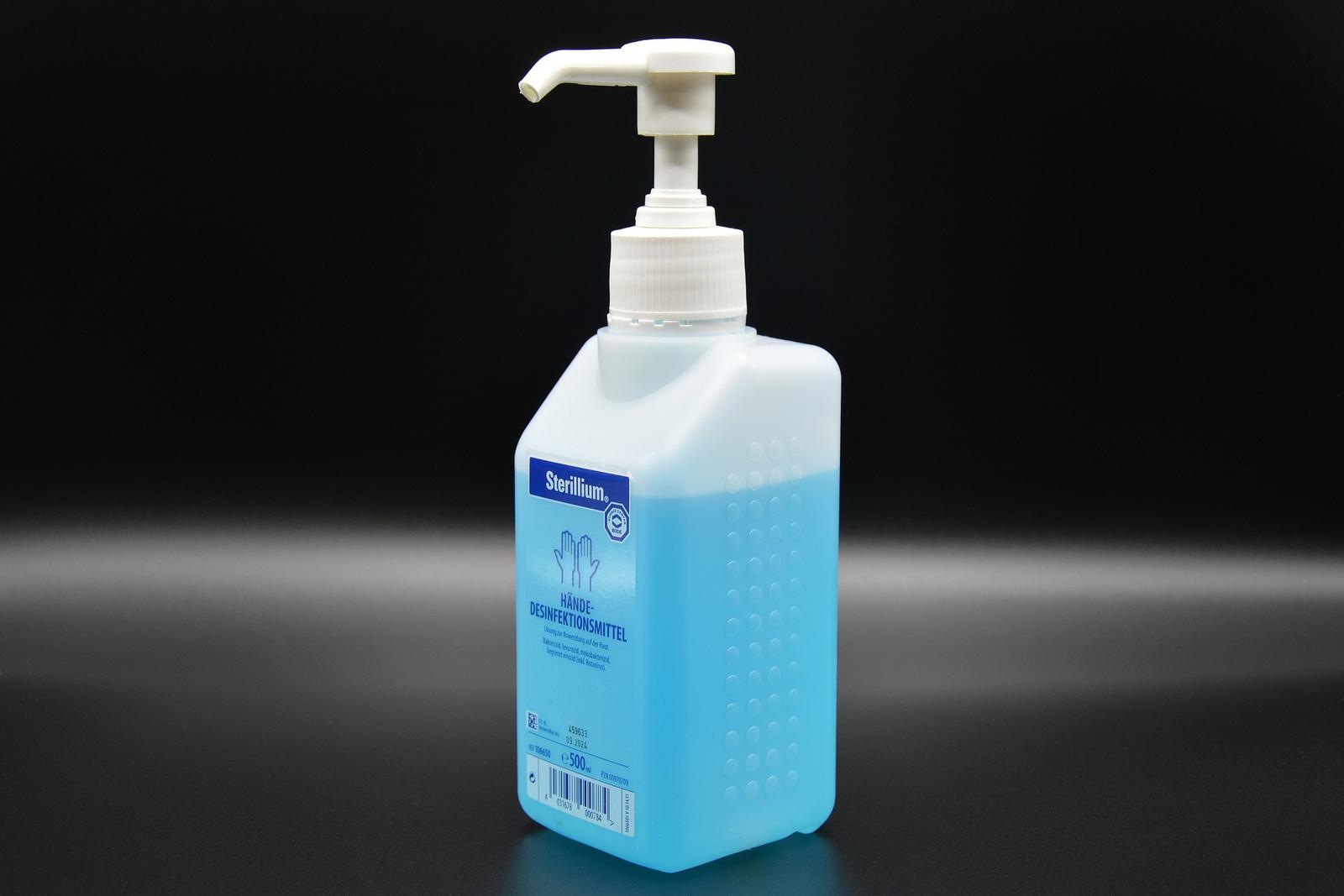 Dezinfekcia rúk je nevyhnutná. Mydlo nestačí.