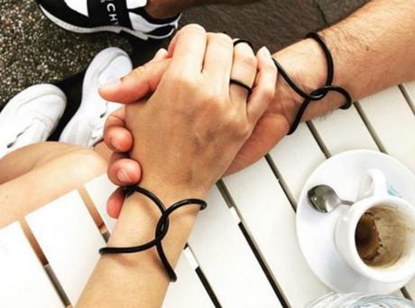 Nekonečno náramok čierny, červený, biely, 