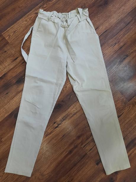 Bežové nohavice, 38