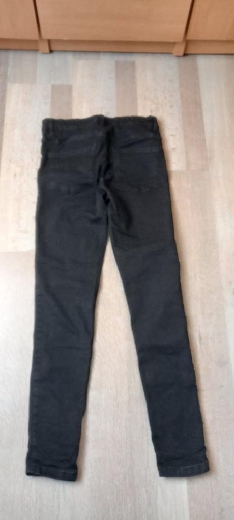 Dámske džínsy, 38