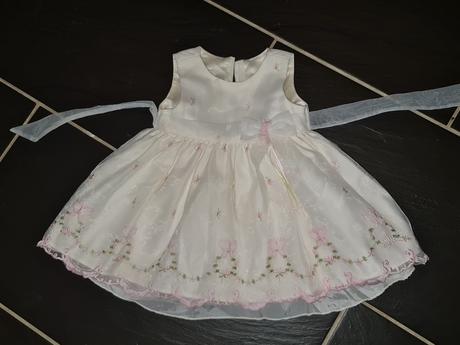 Spolocenske slavnostne saty, 86