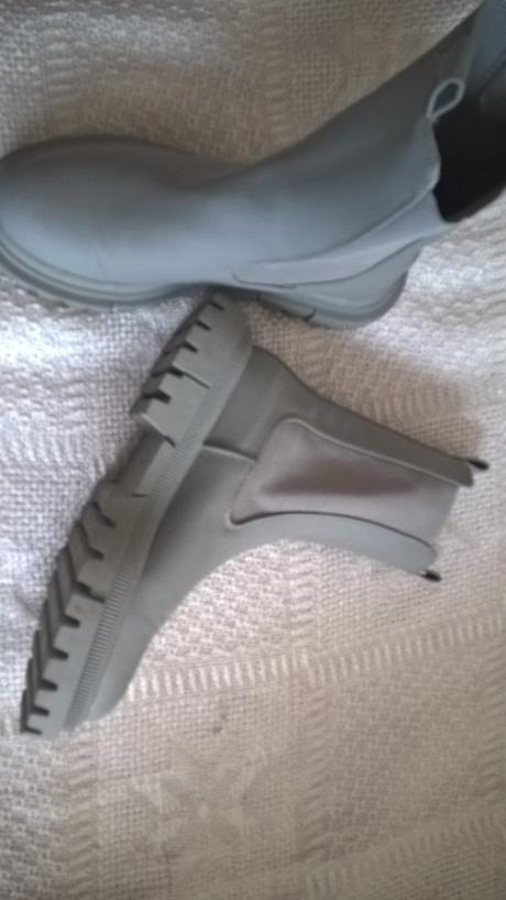 Prechodné čižmy, bershka,39