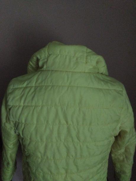 Krásná žltá bunda, 128