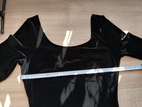 Čierne zamatové šaty, s