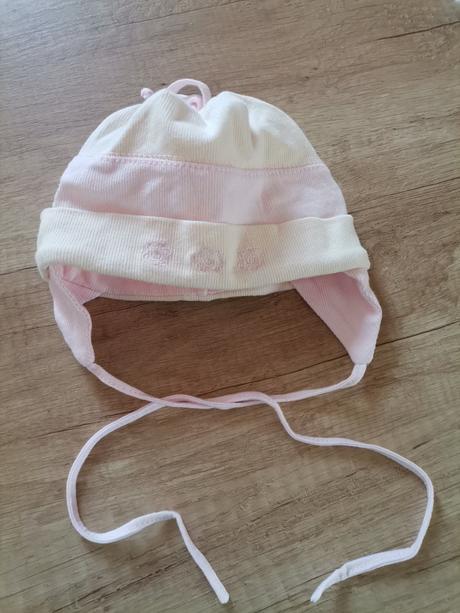 Dievčenska čiapka so snurkami, 62
