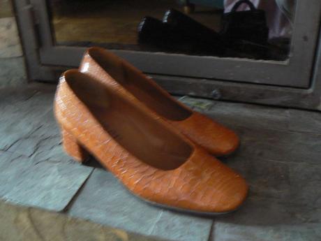 Kvalitné lodičky lakované hogl, 37