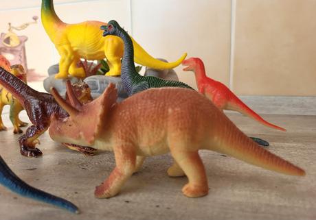 Dinosaury  - 9 kusov - stredná veľkosť, 