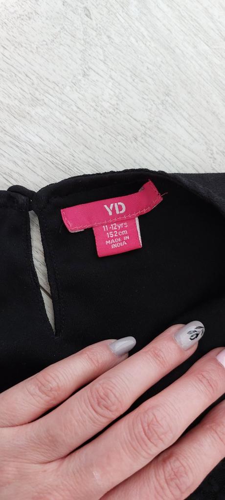 Zaujímavé šaty, young dimension,152