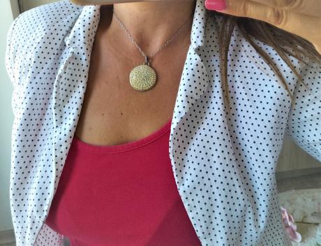 Náhrdelník s medailónom,