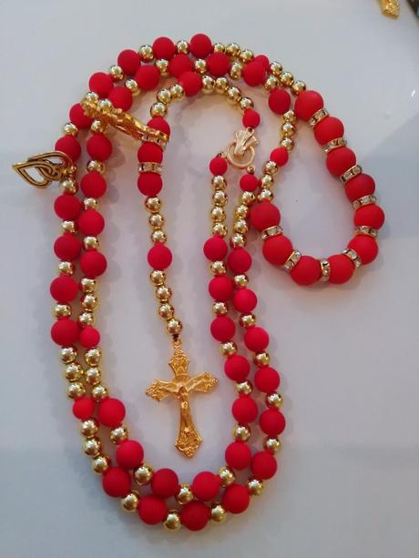 Ruženec s menom a dátumom, 