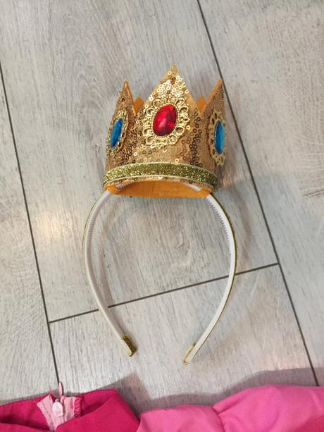 Kostym princezná peach super mario 7-9 rokov,