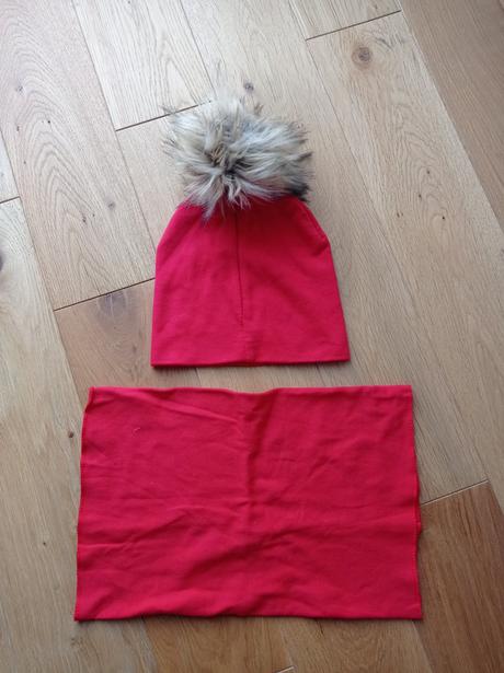 Čapica a nákrčník, 98