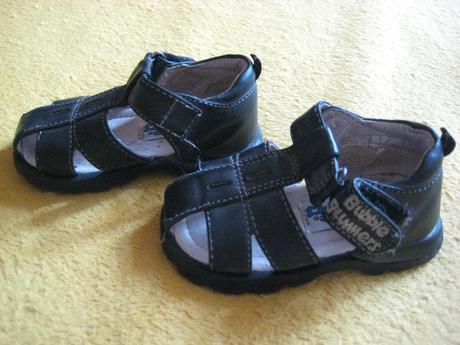 Zachovalé sandálky, bubble gummers,19
