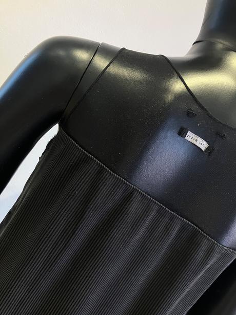 Dámske rebrované tričko s tylom a čipkou, m