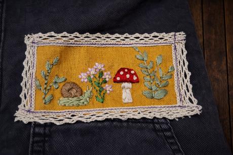 Riflové šaty s runpu vyšivkou, h&m,122