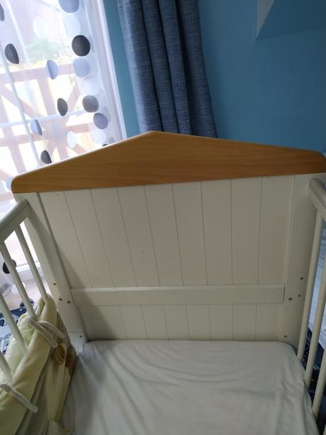 Mamas and papas postieľka, šírka (cm): 70,dĺžka (cm): 140