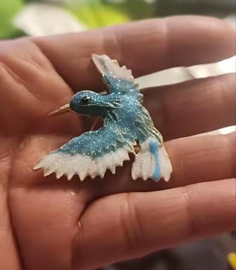 Brošňa modrý vták, 