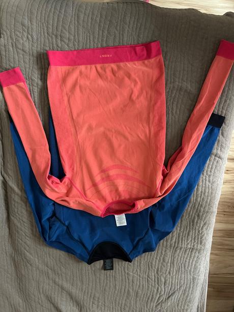 Dámske oblečenie, s