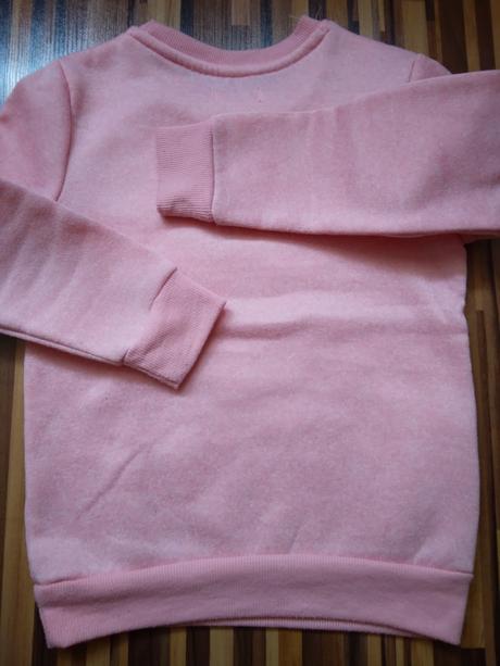 Mikina so srdiečkom, 116