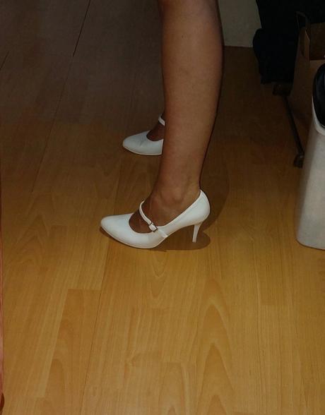 Biele poltopanky, 39