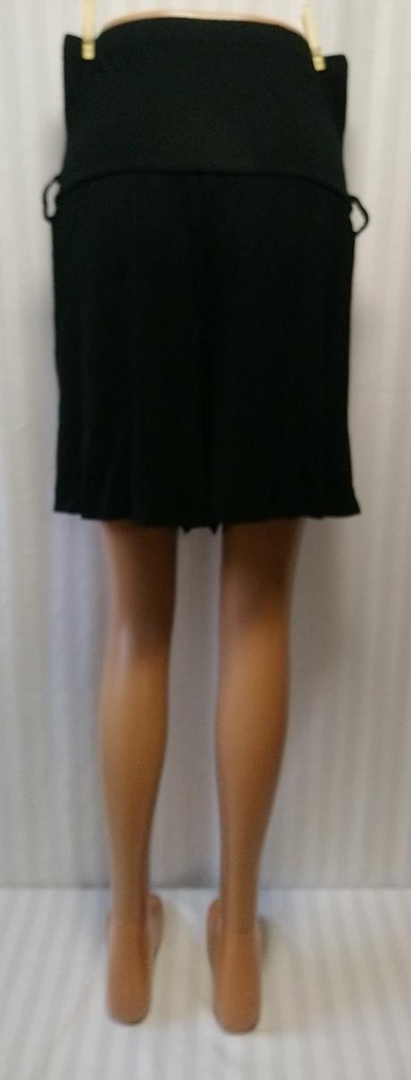 Dámske čierne elastické kraťasy, prettylittlething, m