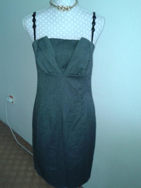 Sivé korzetové šaty rinascimento s kamienkami 38, 38