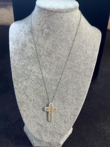 Retiazka s príveskom krížik,