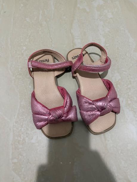 Sandálky, sinsay,30