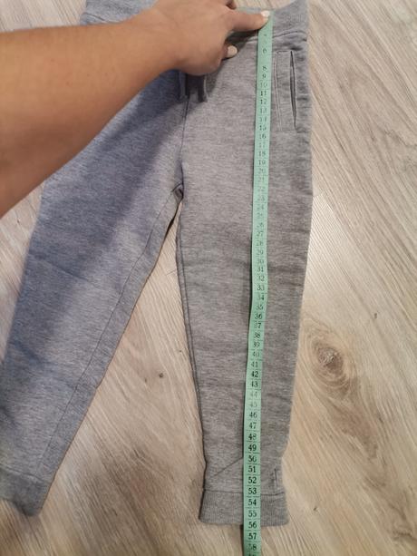 Chlapčenske sivé tepláky, 98