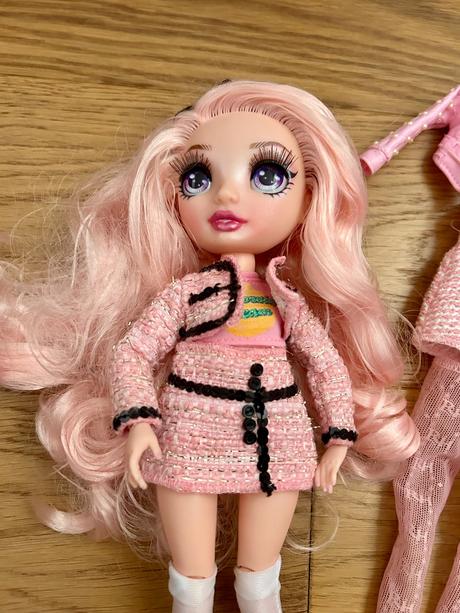 Rainbow high fashion bábika bella parker,