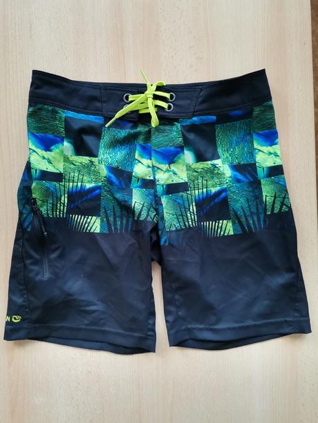 Pružné kraťasy, s