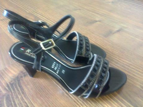 Čierne sandálky, 35