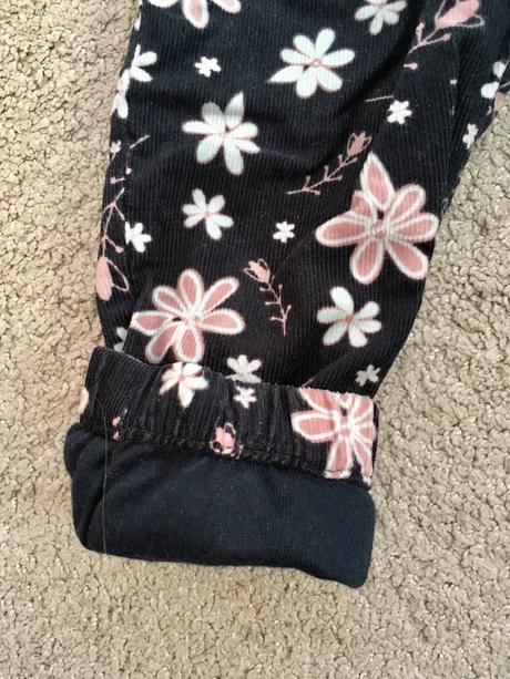 Kvetované nohavice, 80