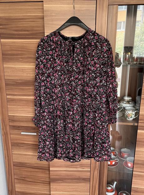 Kvietkované šaty, zara,s