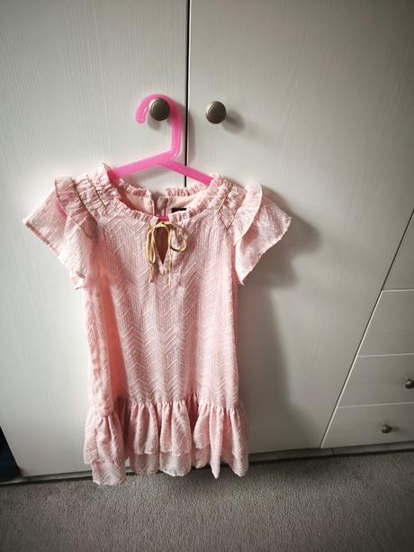 Spolocenske saty, 140