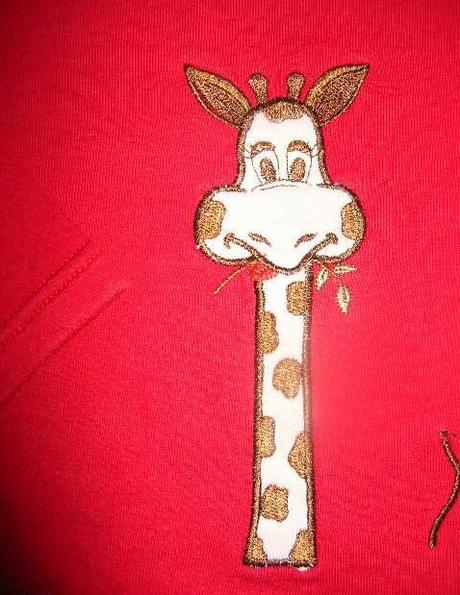Tmavo červená mikinka so žirafou, 86