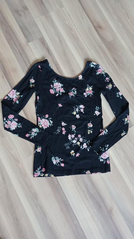 Kvetované elastické tričko s poštou, 152