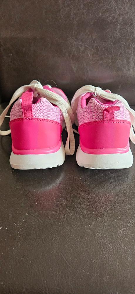 Dievčenské tenisky, authority,32