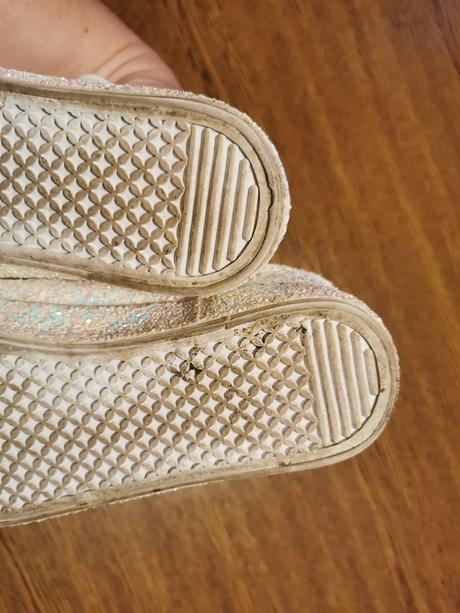 Botasky, reserved,35