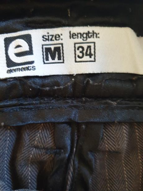 Čierne páskované nohavice, 34