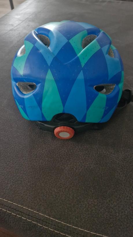 Nastaviteľná helma, s