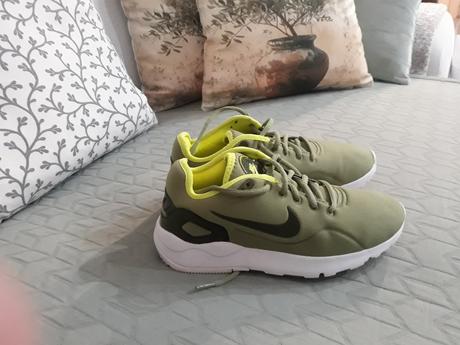 Predám pekné dámske tenisky zn. nike č. 37,5, nike,37