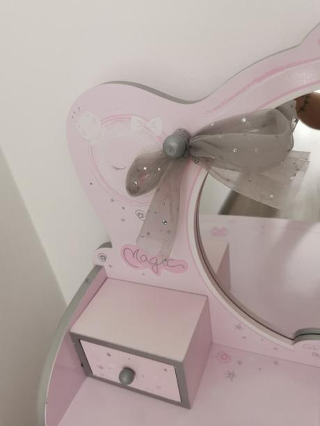 Detsky kozmeticky stolik, 