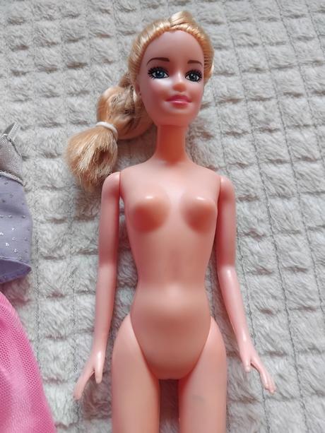 Barbie,
