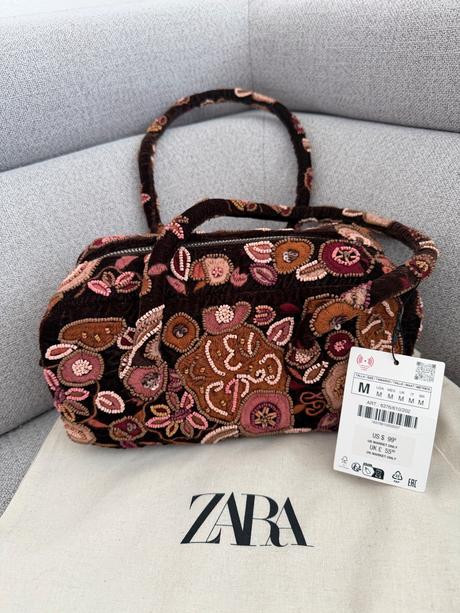 Zara vysivana kabelka ..nova s visackou, zara