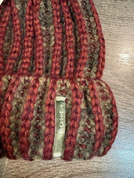 Fonem damska čiapka s brmbolcom,