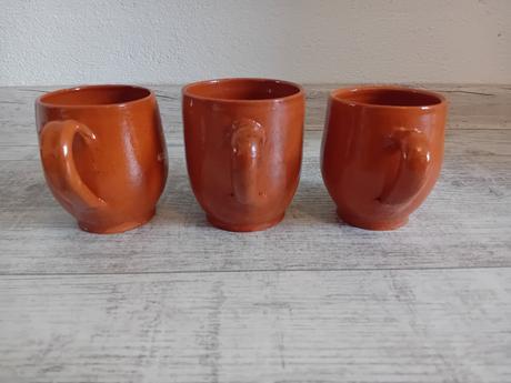 Hlinené hrnčeky, 