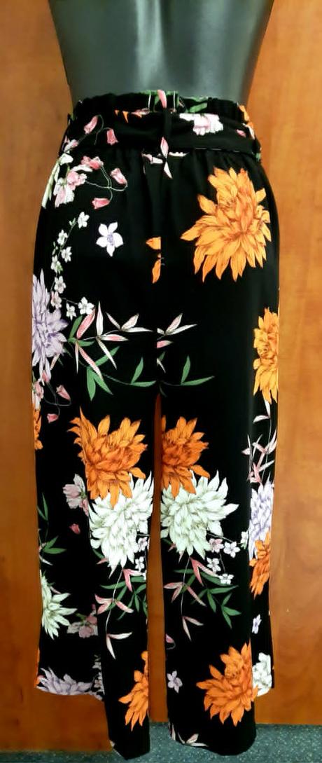 Predám letné 3/4 nohavice stradivarius veľ.xs, stradivarius,xs