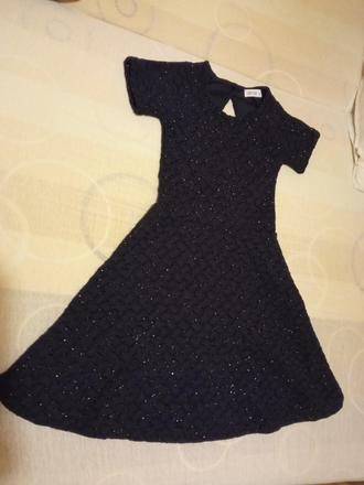 Spoločenské ligotave saty, 128