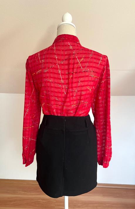 Červená košeľa, 46